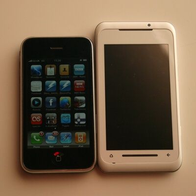 Toshiba_TG01 vs. iPhone
