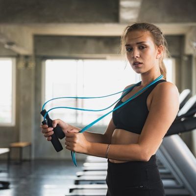 Kobieta w odzieży sportowej 