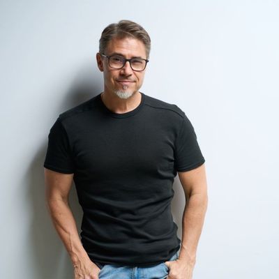 Mężczyzna w T-shirts