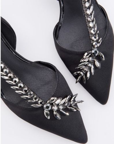 Reserved buty