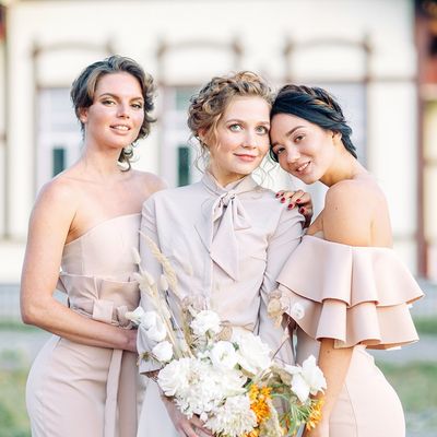 Sukienki na wesele w pastelowych kolorach