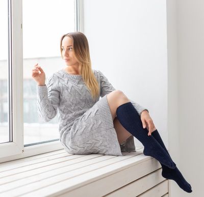 Szara sukienka dzianinowa