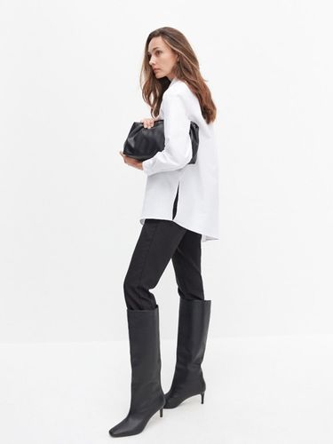 biała koszula oversize