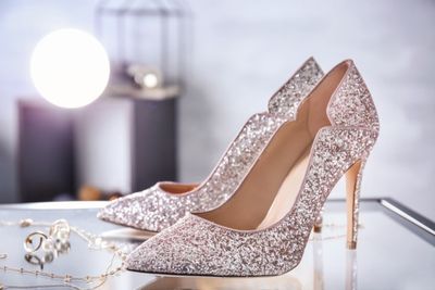 błyszczące buty w stylu Deezee