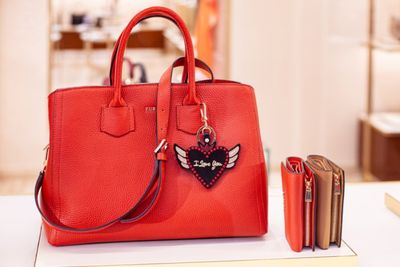 czerwona torebka furla