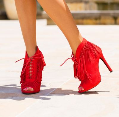 czerwone botki peep toe