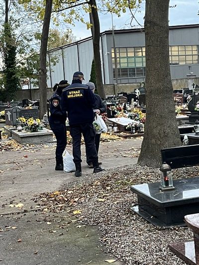Patrole cmentarzy