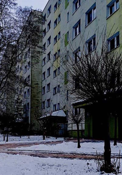 Niepełnosprawny mężczyzna spadł z łóżka i potrzebował pomocy