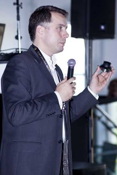 Prezentacja myszki 3D firmy 3Dconnexion – SpaceMouse Wireless. To pierwsza na świecie bezprzewodowa myszka 3D. [źródło: CNS Solutions]