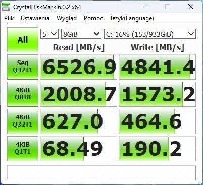 MSI Prestige 16 AI Evo - crystal disk mark