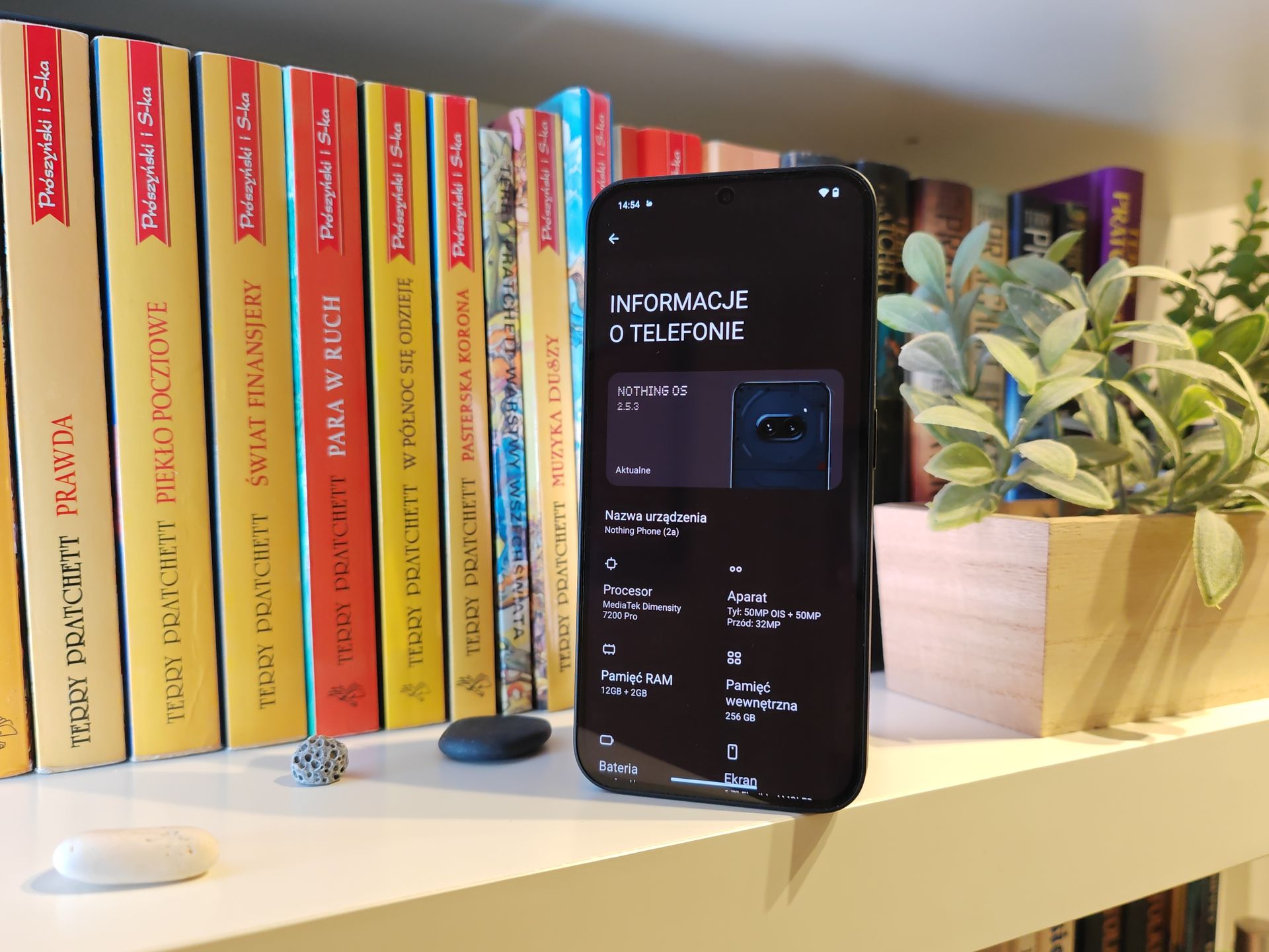 Jak na swoją cenę, Nothing Phone (2a) oferuje bardzo dobre parametry