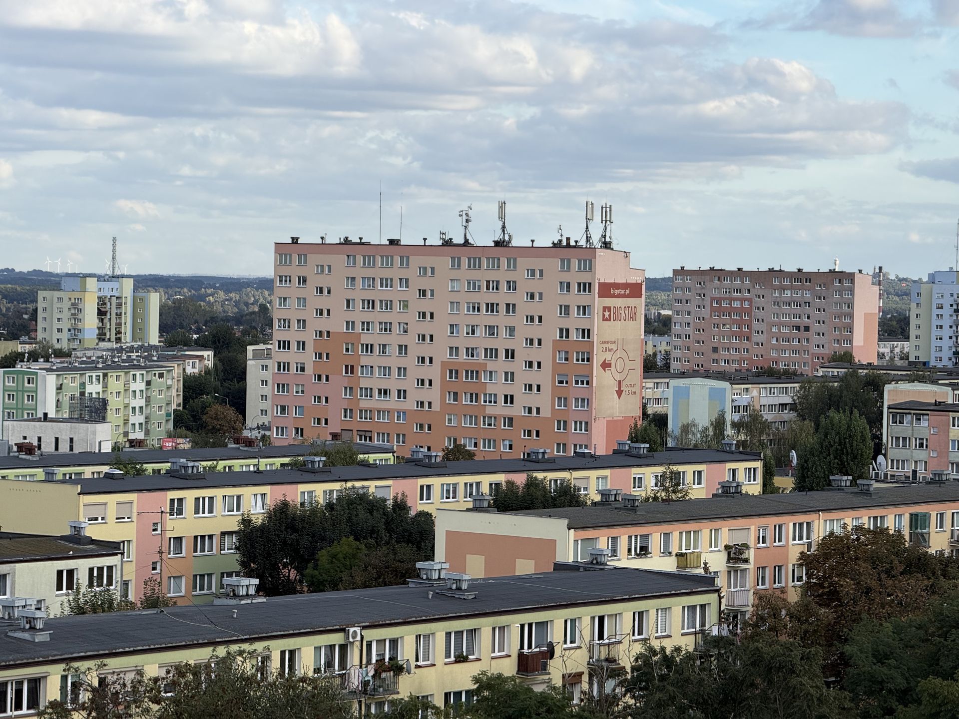iPhone 16 pro max Obiektyw główny (12 MP; 5x)