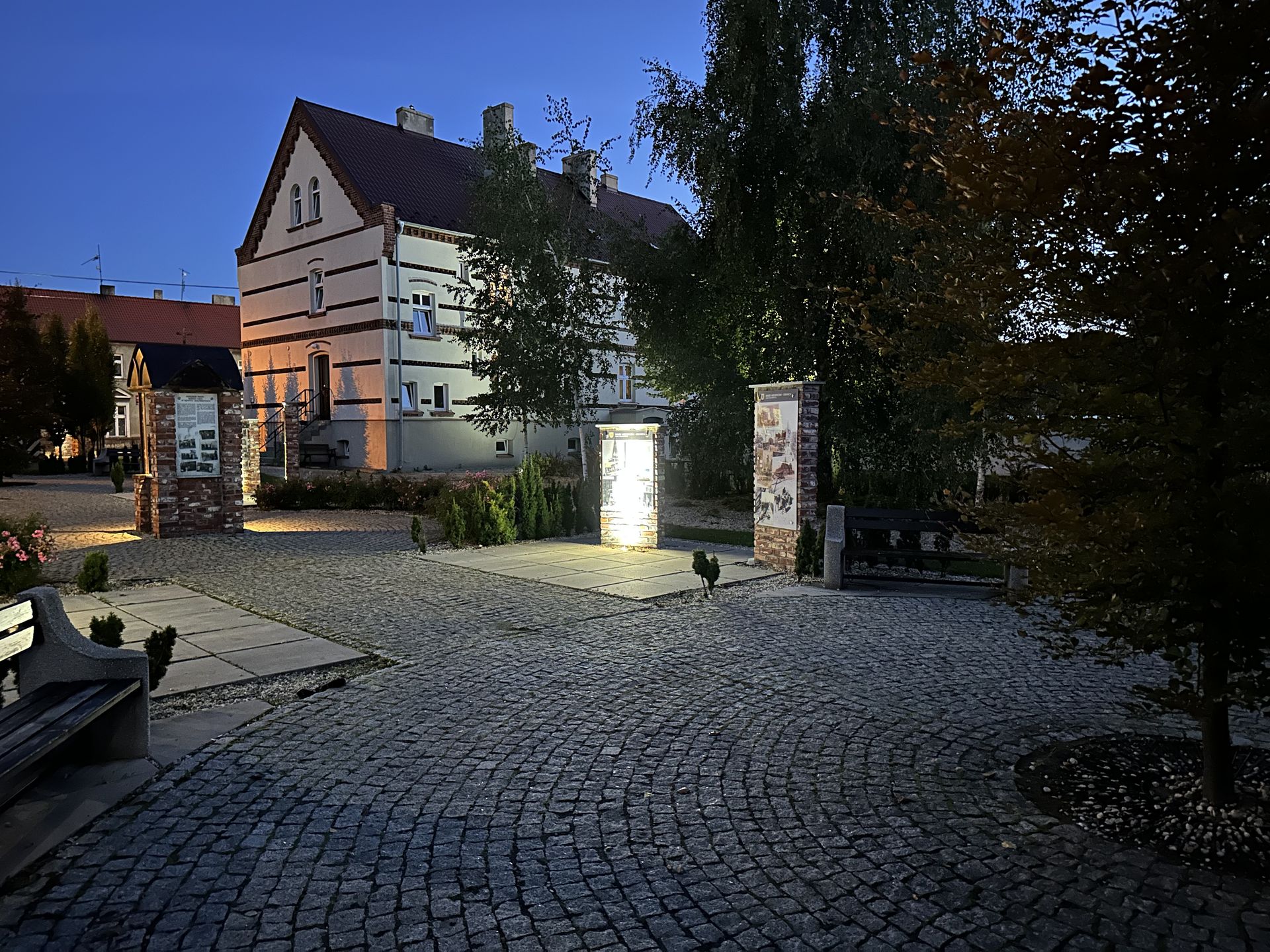 zdjęcie iPhone 14 Pro Max tryb nocny