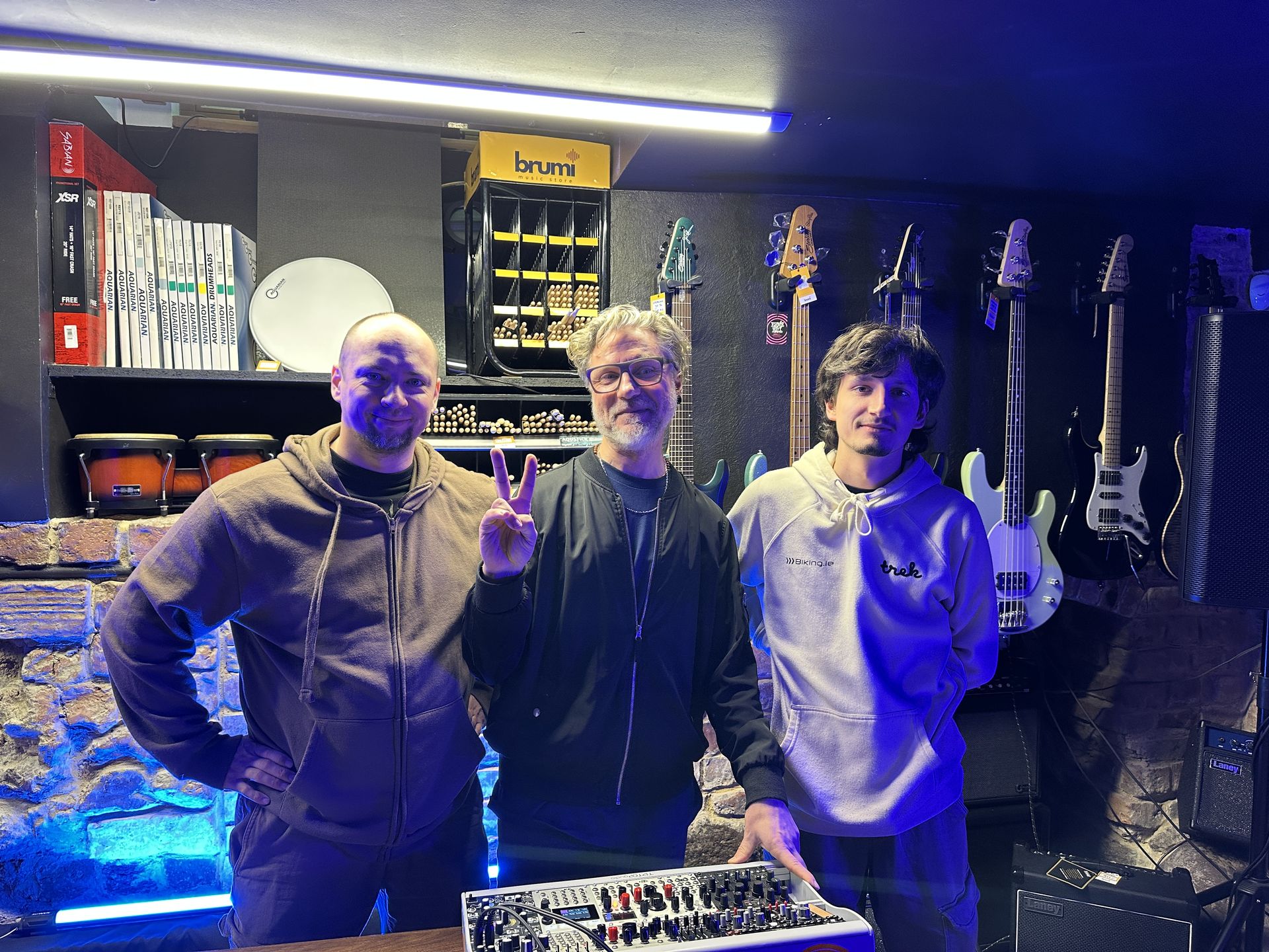 Rafał Pryszka w sklepie Brumi