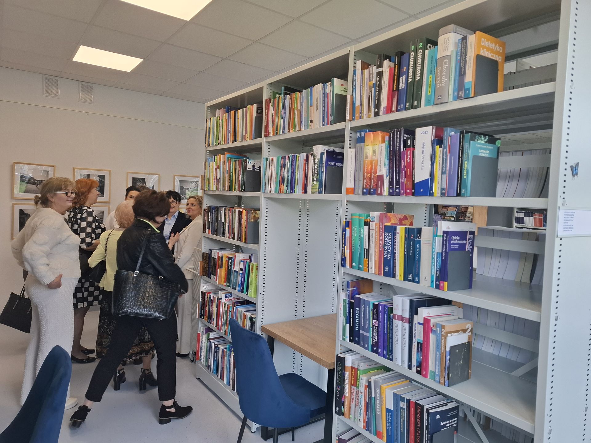 Uroczyście otwarto wyremontowaną bibliotekę akademicką w Ostrowc