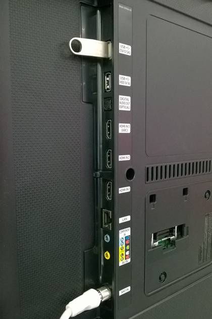 Samsung 55MU6102 - złącza