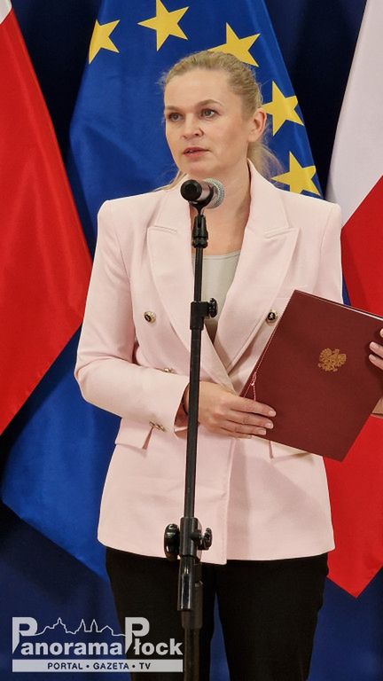 Wizyta Ministry Barbary Nowackiej w Małachowiance