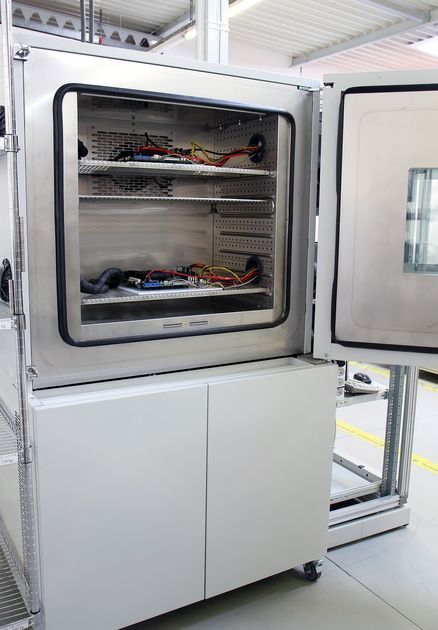 Wilk Elektronik - komora klimatyczna wnętrze
