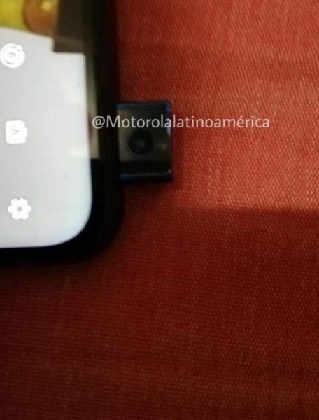 Motorola wysuwany aparat