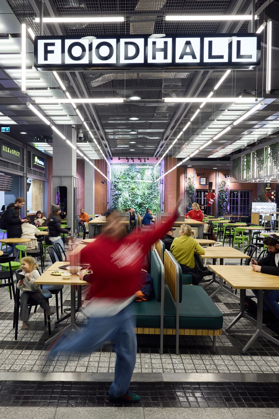 Parapetówka Food Hallu Stary Browar – Kulinarne gwiazdy i darmow