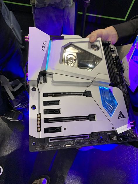 ASRock X570 AQUA