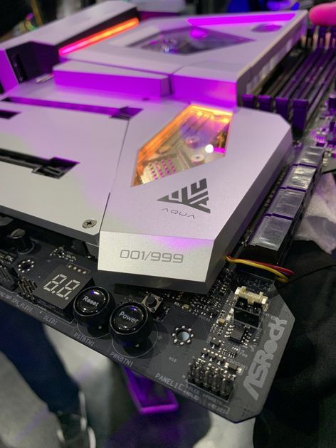 ASRock X570 AQUA