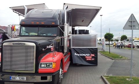 &bdquo;Lenovo Do Tour&rdquo; - Rozkładana przyczepa ciężar&oacute;wki Freightuner