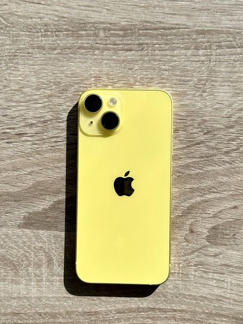 żółty iPhone 14