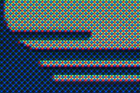 Samsung Galaxy A3 2017 - wyświetlacz Super AMOLED - przybliżenie