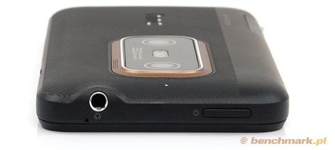 HTC EVO 3D - g&oacute;ra