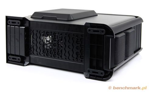 Zalman GS1200 - sp&oacute;d z podkładkami