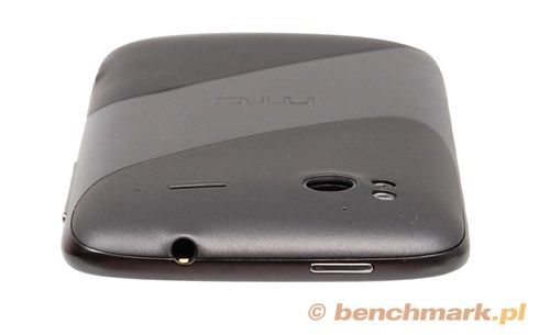 HTC Sensation - g&oacute;rna krawędź