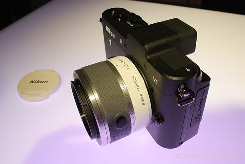 Nikon 1 V1 przód