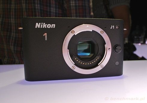 Nikon 1 J1 sensor CMOS