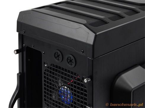Zalman GS1200 - otwory na węze