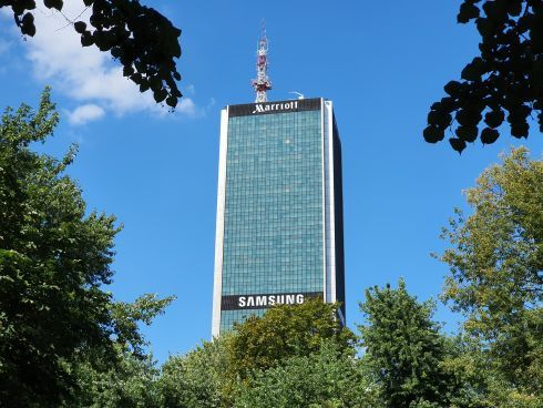Samsung Galaxy Note 10+ przykład teleobiektyw hotel