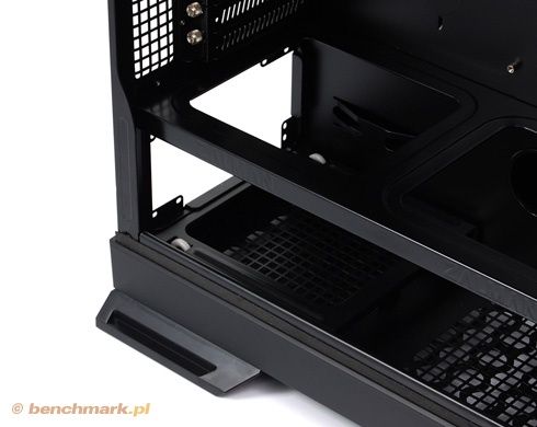 Zalman GS1200 - miejsce zasilacza &ndash; z tyłu