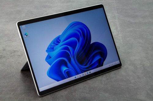 Microsoft Surface Pro 8 przód