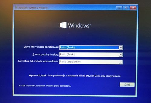 Pierwsze okno instalacji Windows 10