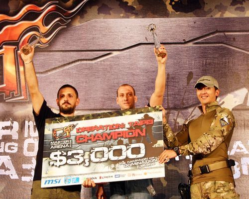 zwycięzka drużyna lab501 z Rumuni, kt&oacute;a wygrała zawody MSI MOA 2011