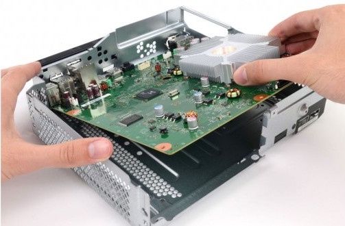 Xbox 360 e wygląd montarz płyta główna radiator