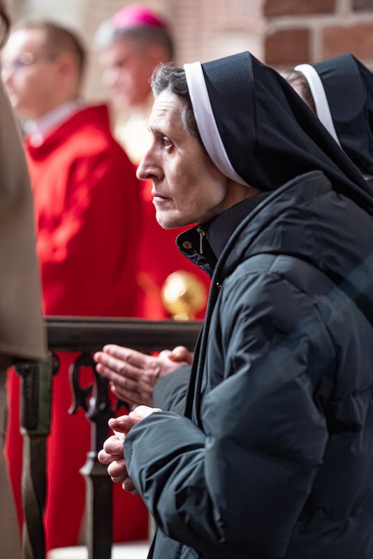 Krzyż, który daje sens cierpieniu. Mocne słowa metropolity pozna