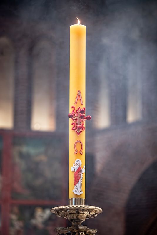 Wielkanocna noc nadziei. Metropolita poznański przewodniczył uro