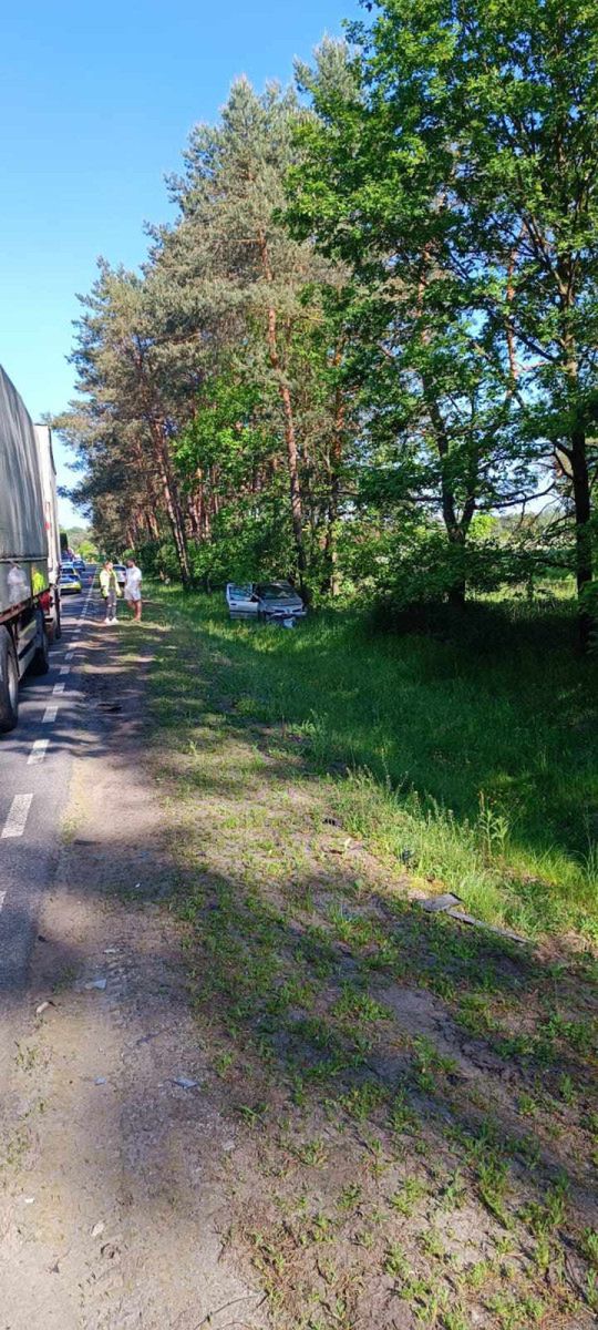 PILNE: Czołowe zderzenie w miejscowości Cieśle - droga całkowicie zablokowana!