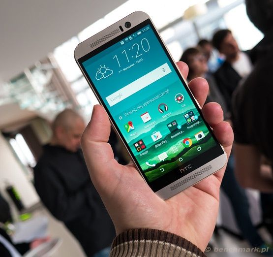 HTC One M9 dłoń