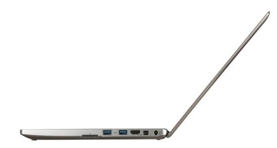 Gigabyte P2542G laptop z boku