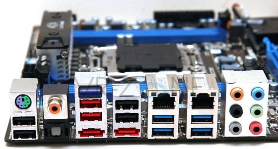 tylny panel płyty gł&oacute;wnej Sapphire X79 Pure Black