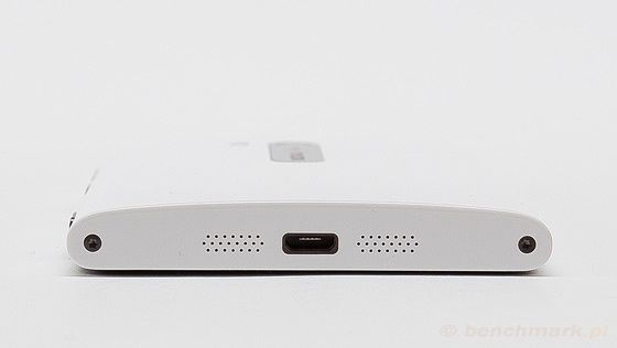 Nokia Lumia 920 - dół