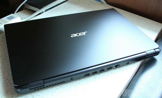 Acer AspireTimeline Ultra M3 ultrabook zamknięty