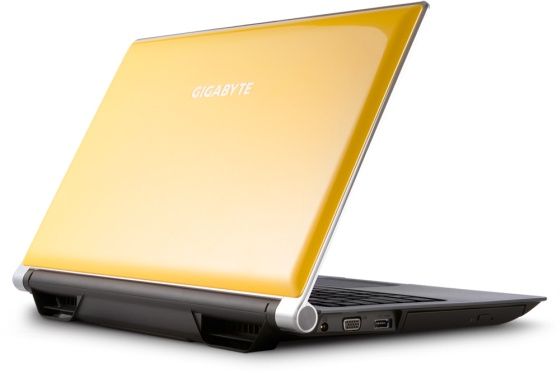 Gigabyte P25 laptop do gier widok tył